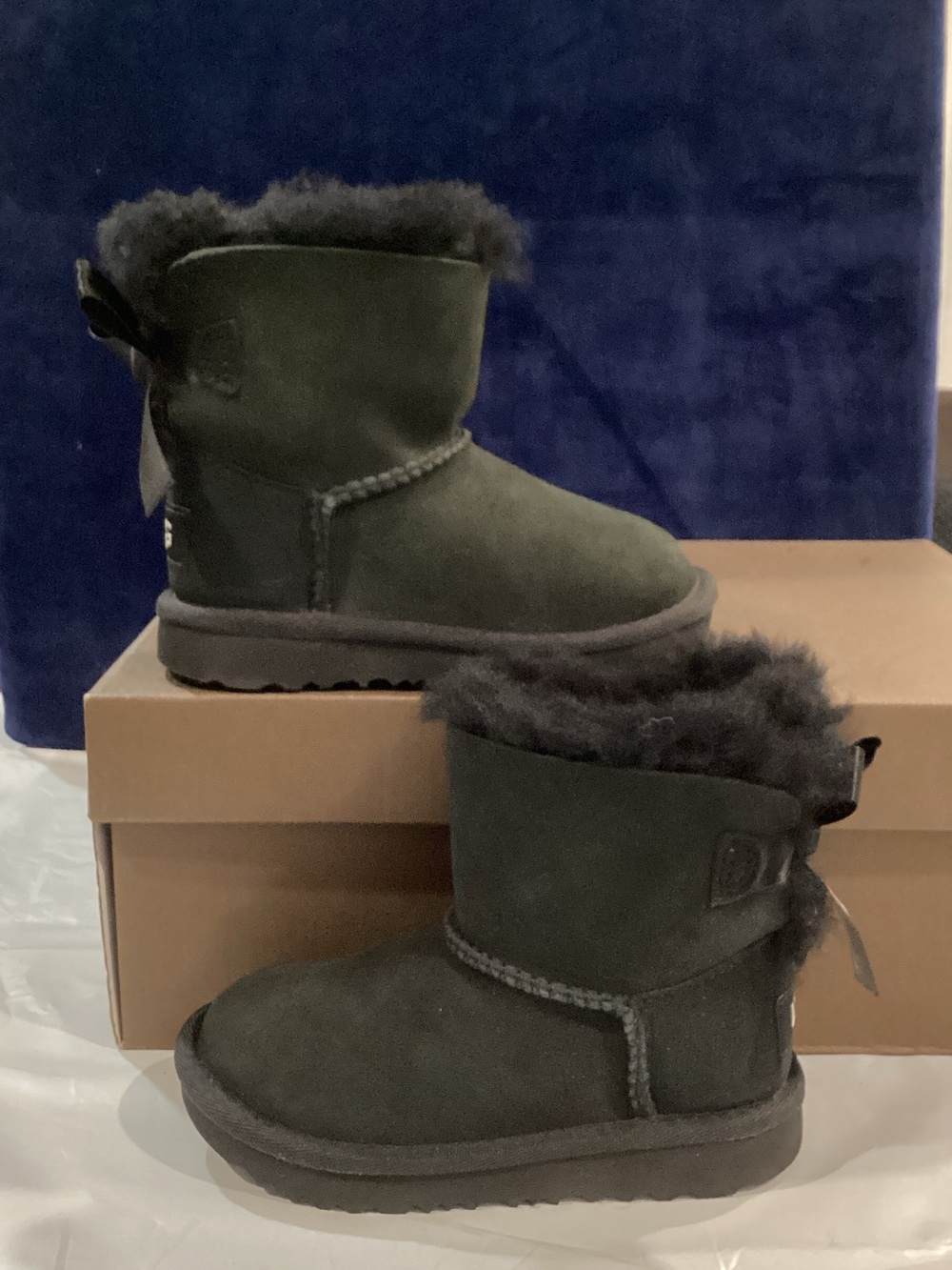 UGG Black Mini Bailey Bow Shearling Boots Kids Size 8 NWOB